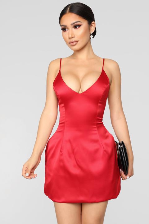 selena red dress