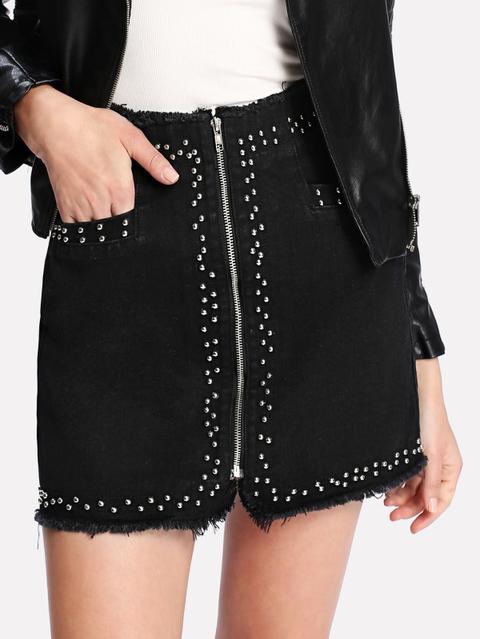 Falda Denim Con Tachuela Y Bajo Deshilachado