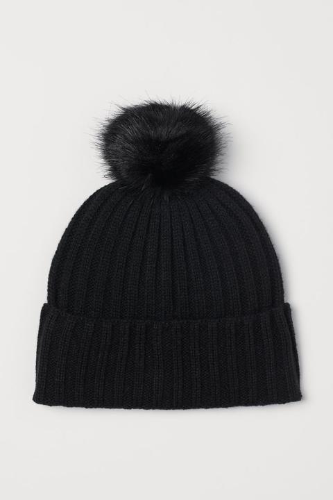 Knitted Pompom Hat - Black