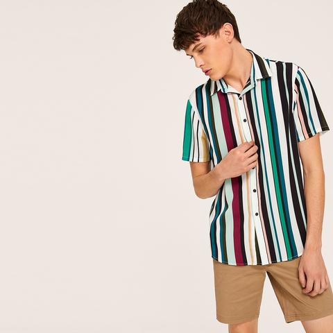 Camicia A Righe Con Bottone Da Uomo from SheIn on 21 Buttons
