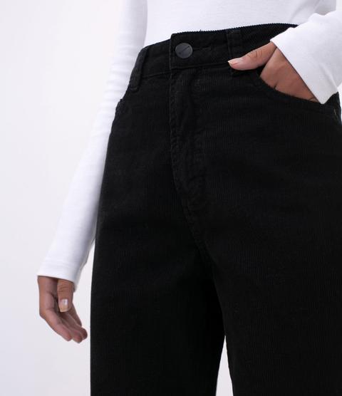 calça mom veludo