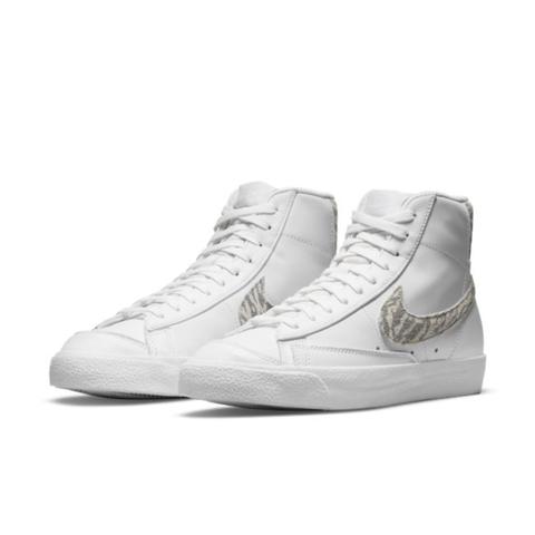 Nike Blazer Mid '77 Se Zapatillas - Mujer - Blanco