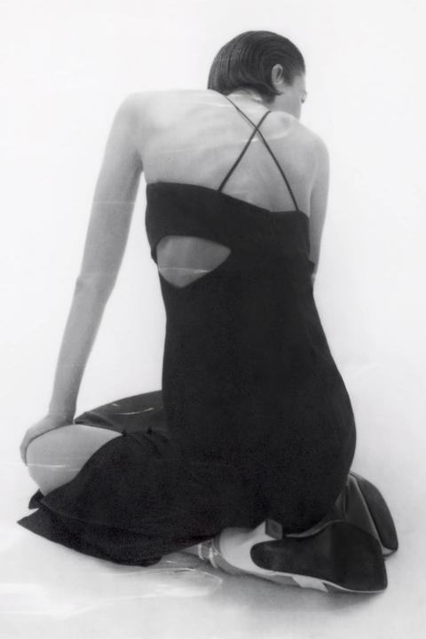 Vestido Midi Cut Out