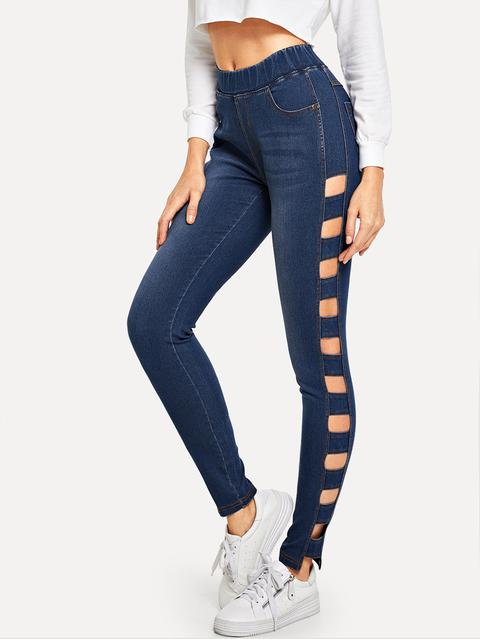 Jeans Aderenti Con Dettaglio Di Strappi