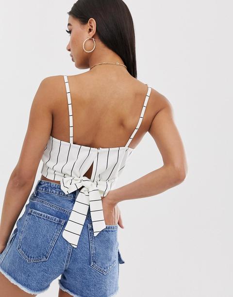 Boohoo - Top Corto Basic Allacciato Sul Retro Bianco A Righe - Multicolore