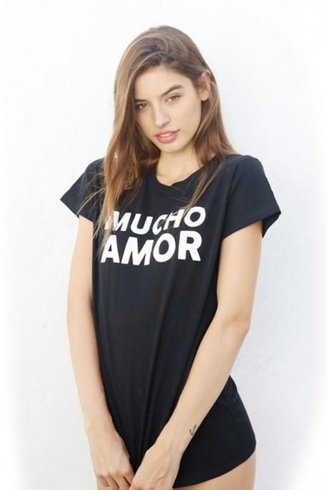 Camiseta Mucho Amor