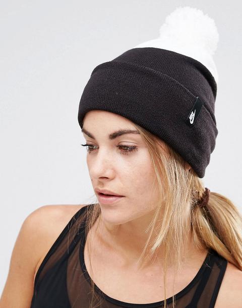 Gorro Monocromático Con Pompón De Nike