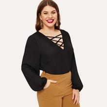 Blusa Bajo Curvo Escote V Con Tiras Cruzadas