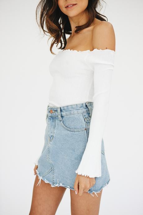 Backstage Off-shoulder Knit Top // White