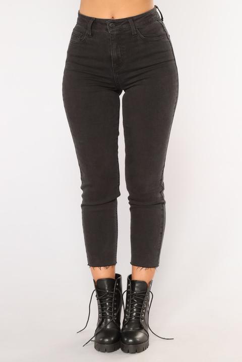 Clariza Mom Jeans - Black