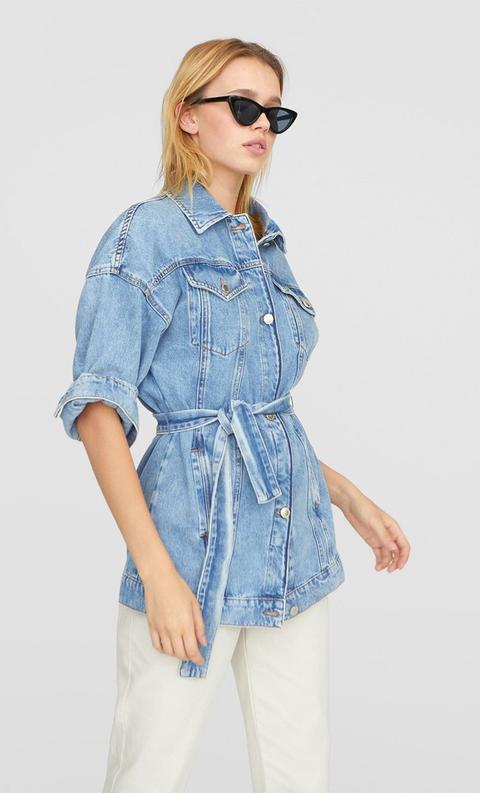 Giubbotto Jeans Con Cintura Jeans Chiaro from Stradivarius on 21 Buttons