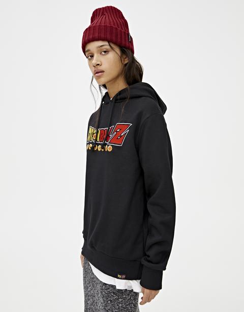 Sudadera Negra Dragon Ball Z de Pull and Bear en 21 Buttons