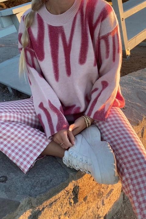 Along The Sidewalk Knit // Pink