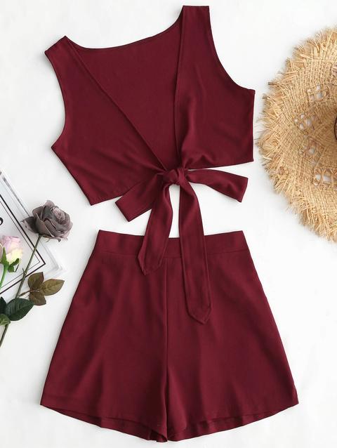 Top Corto Annodato Sul Davanti Con Pantaloncini Cloudy Earthy Wine Red