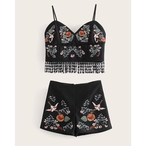 Top De Tirante Con Bordado Bajo Con Fleco Con Shorts