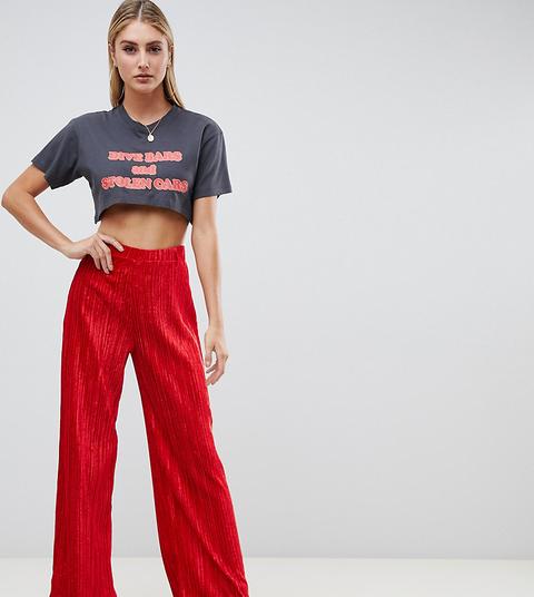Prettylittlething - Pantaloni Plissettati In Velluto Rosso Con Fondo Ampio - Rosso
