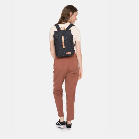 eastpak minimal feather