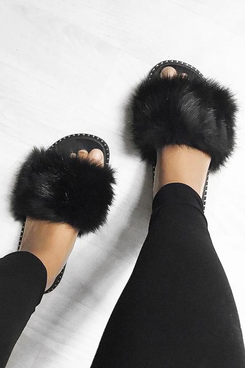 Black Faux Fur Sliders -kyari