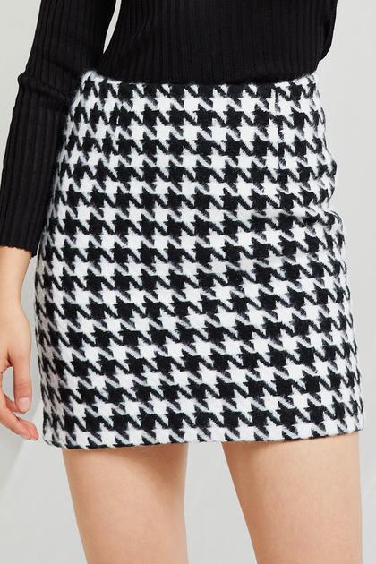 Dayna Houndstooth Skirt