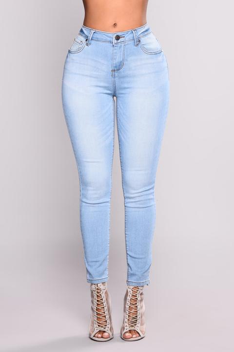 Chiaki Ankle Jeans - Light Blue Wash