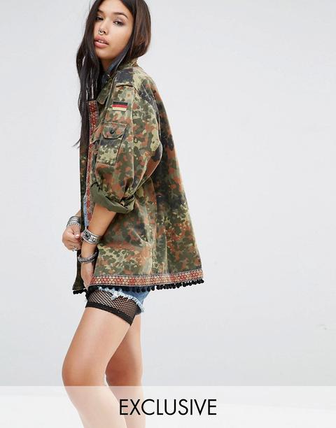 Chaqueta Militar Con Estampado De Camuflaje Y Ribete De Cinta De Espejos De Milk It