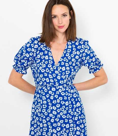 Robe Bleue À Fleurs