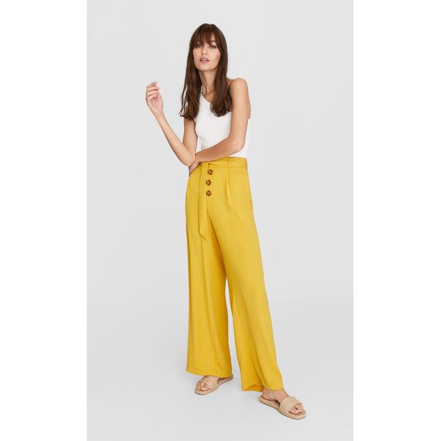 Pantaloni Palazzo Con Bottoni E Allacciatura Giallo from Stradivarius on 21  Buttons