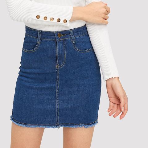 Falda Denim Con Diseño De Puntadas Bajo Crudo