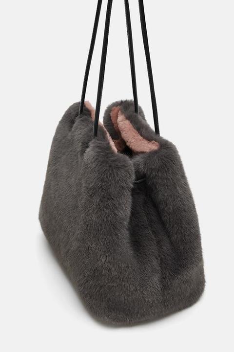 faux fur bucket bag