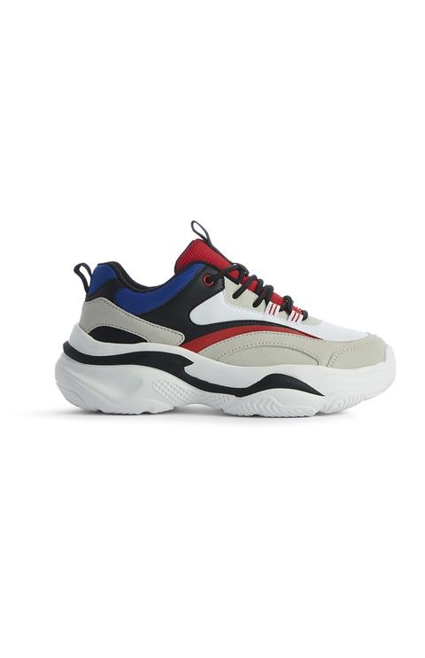 Deportiva Azul Y Roja Con Suela Gruesa