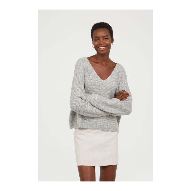 h&m v neck sweater