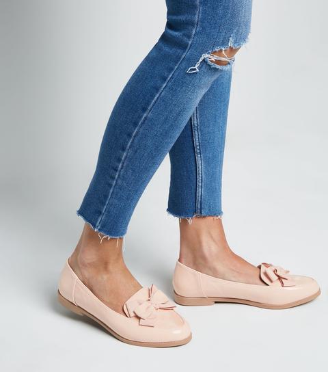 bow front loafers