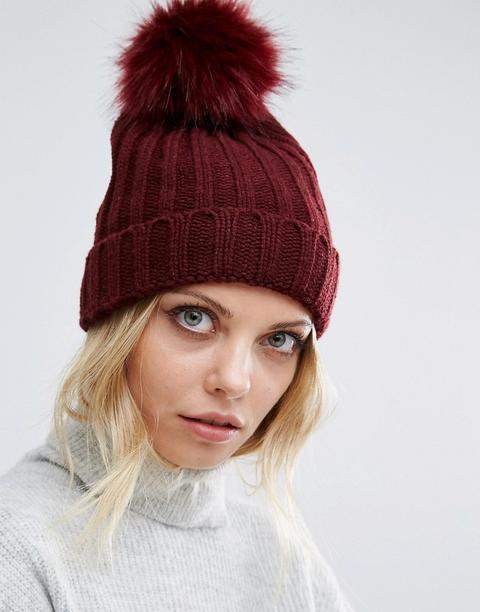 Gorro Con Pompón De Pelo Sintético De Missguided