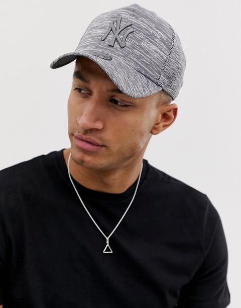 New Era - 9forty Engineered Fit - Cappellino Grigio Regolabile Dei New York Yankees - Grigio