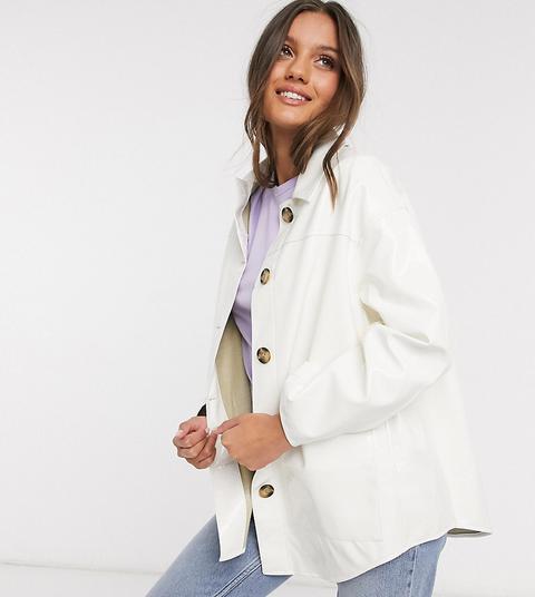 Asos Design Petite - Veste En Vinyle Style Chemise - Crème-blanc