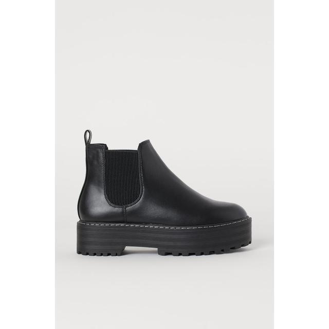 Botas Chelsea Con Plataforma Negro From H M On 21 Buttons