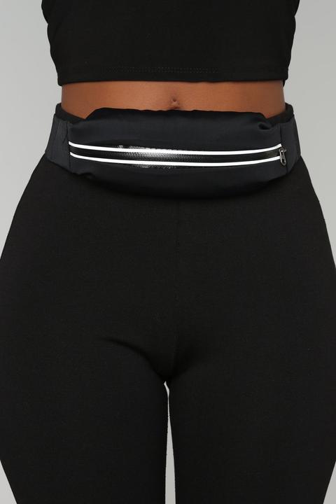 Hold The Stretch Fanny Pack - Black