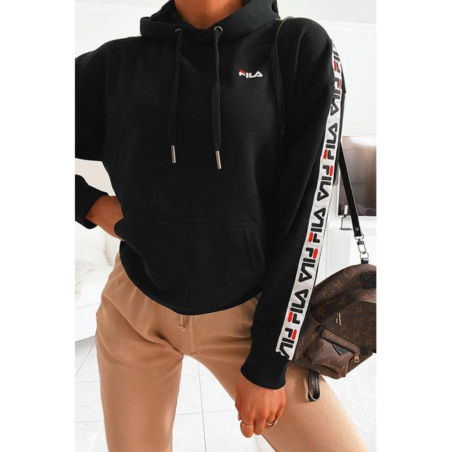 sweat noir fila
