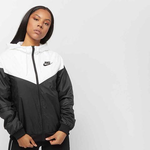 Nike windrunner store snipes