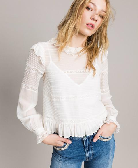 Blusa De Encaje Y Georgette