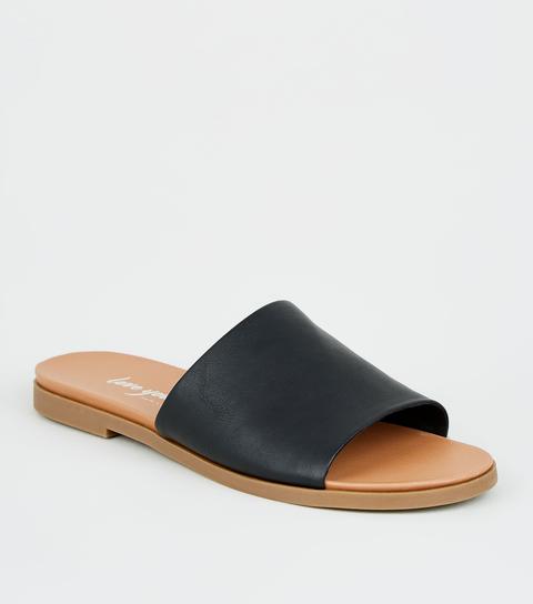 Strap Footbed Sliders New Look from NEW 