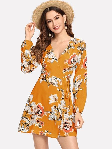 Kleid Mit Blumen