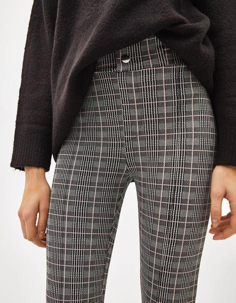 Körpernah Geschnittene Hose Mit Hohem Bund