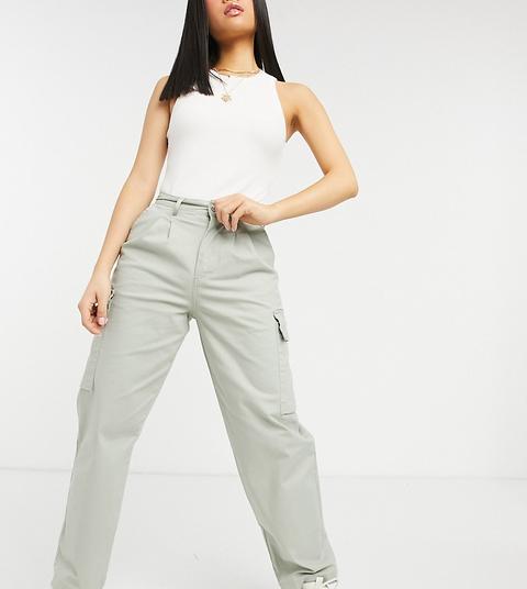 Asos Design Petite - Pantalon Chino Plissé Sur Le Devant Avec Poches Cargo - Sauge-vert