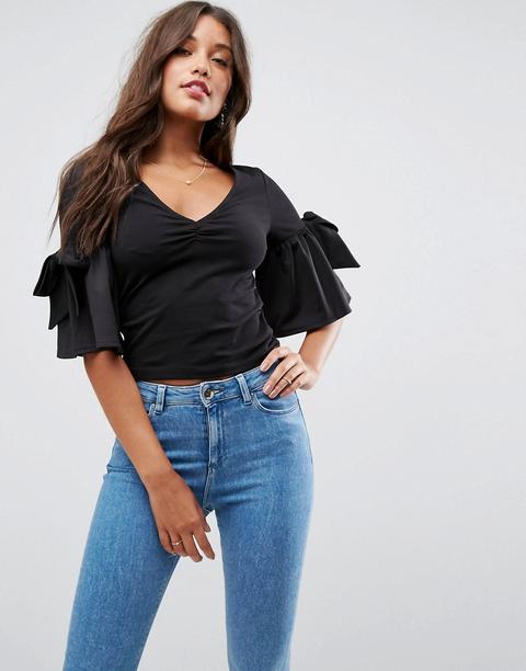 Asos - Top Con Scollo A V E Graziose Maniche A Campana A 3/4 Con Fiocco - Nero