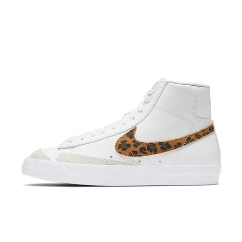 Nike Blazer Mid '77 Se Zapatillas - Mujer - Blanco