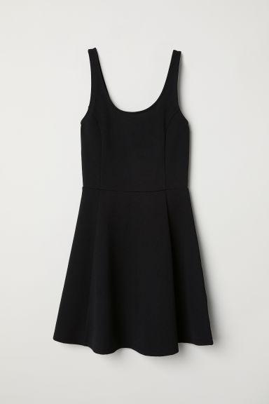 Jersey Dress - Black from H\u0026M on 21 Buttons