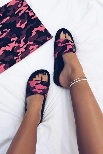 Anna Pink Camo Sliders