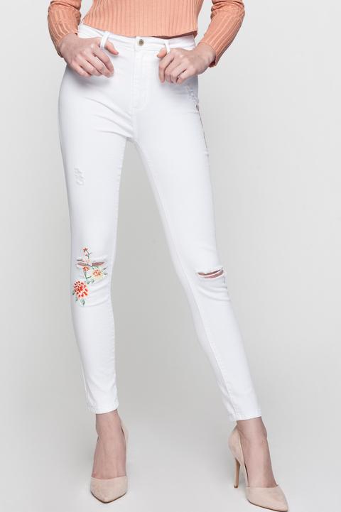 Jeans Boyfriend Bianchi Con Ricamo from Tally Weijl on 21 Buttons