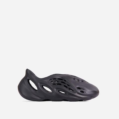 Super-bass Cut Out Detail Slip On In Black Rubber, Black